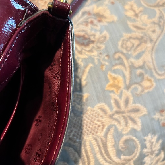 Tory Burch Landon Purse with Magnetic Closure - Picture 7 of 7